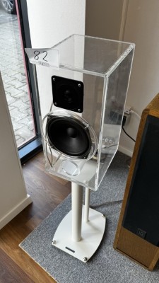 2 Lautsprecherboxen